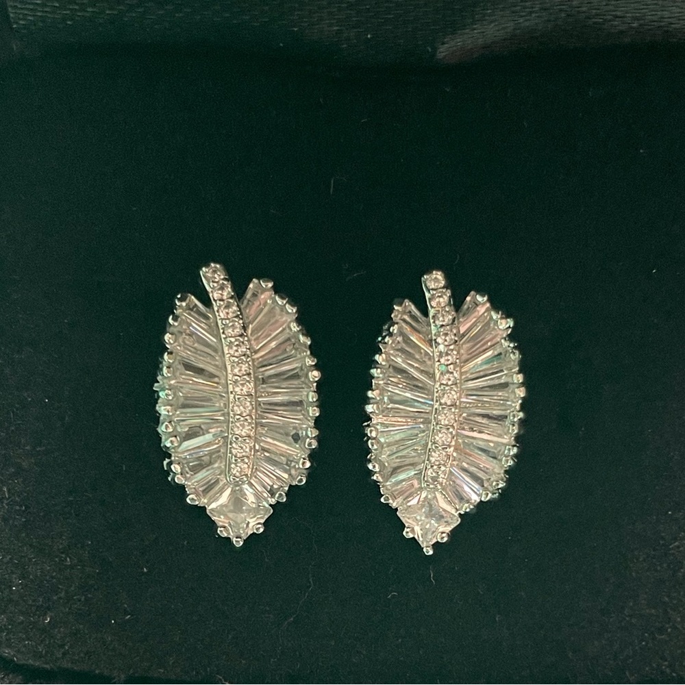 Double leaf white gold dipped  earrings Anita Ko style - Picture 7 of 7